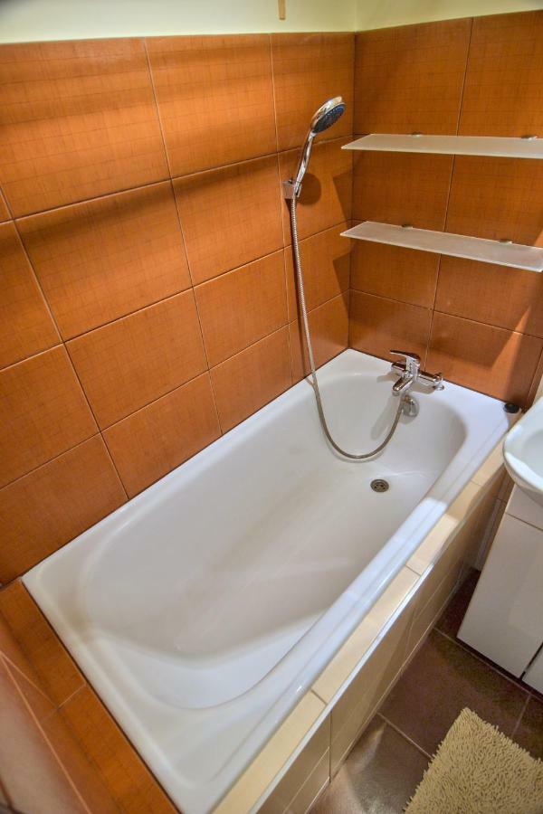 Sloneczny Apartament Grzybowska Warsaw Ngoại thất bức ảnh